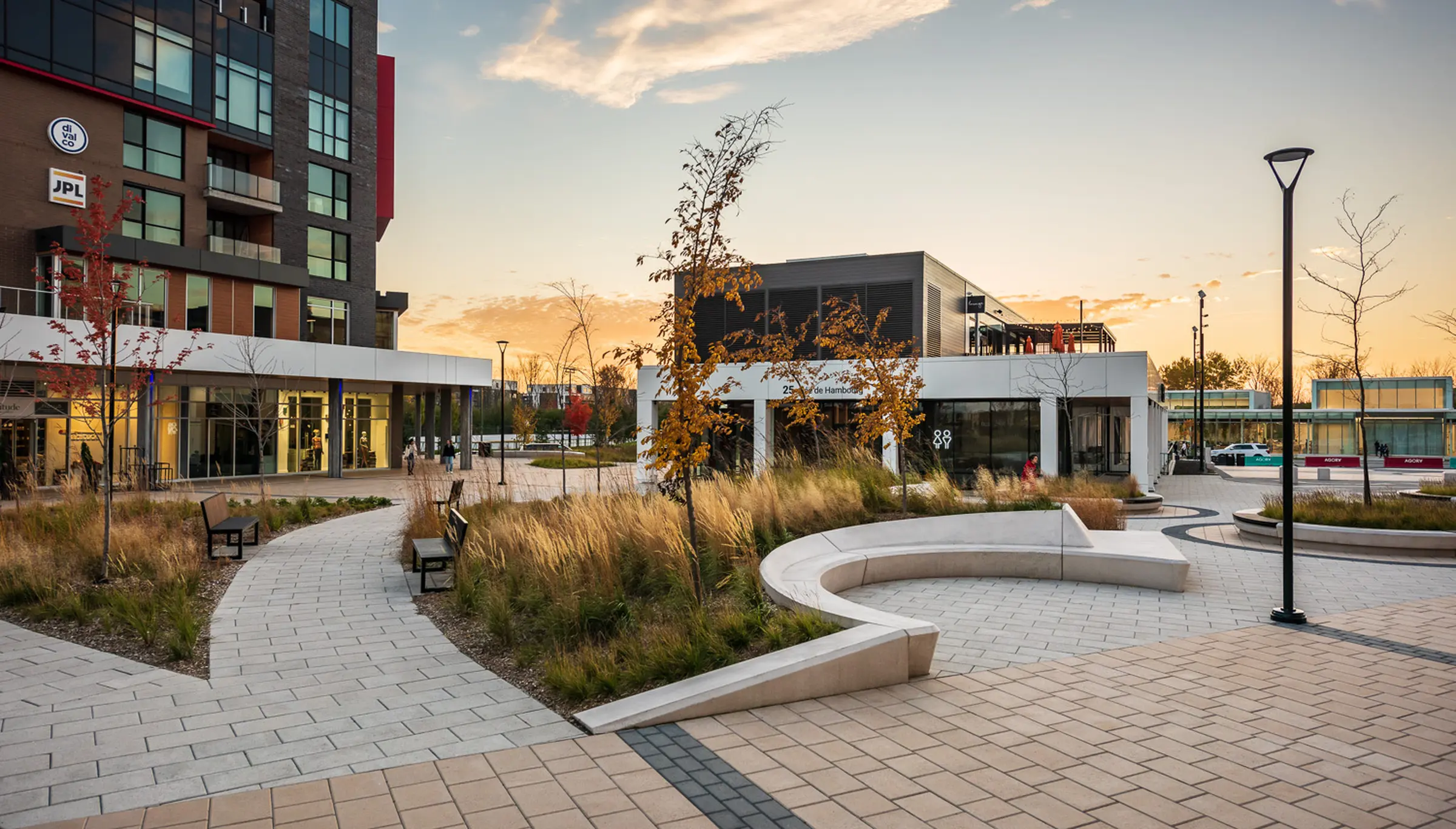 Seating integrated into a functional layout