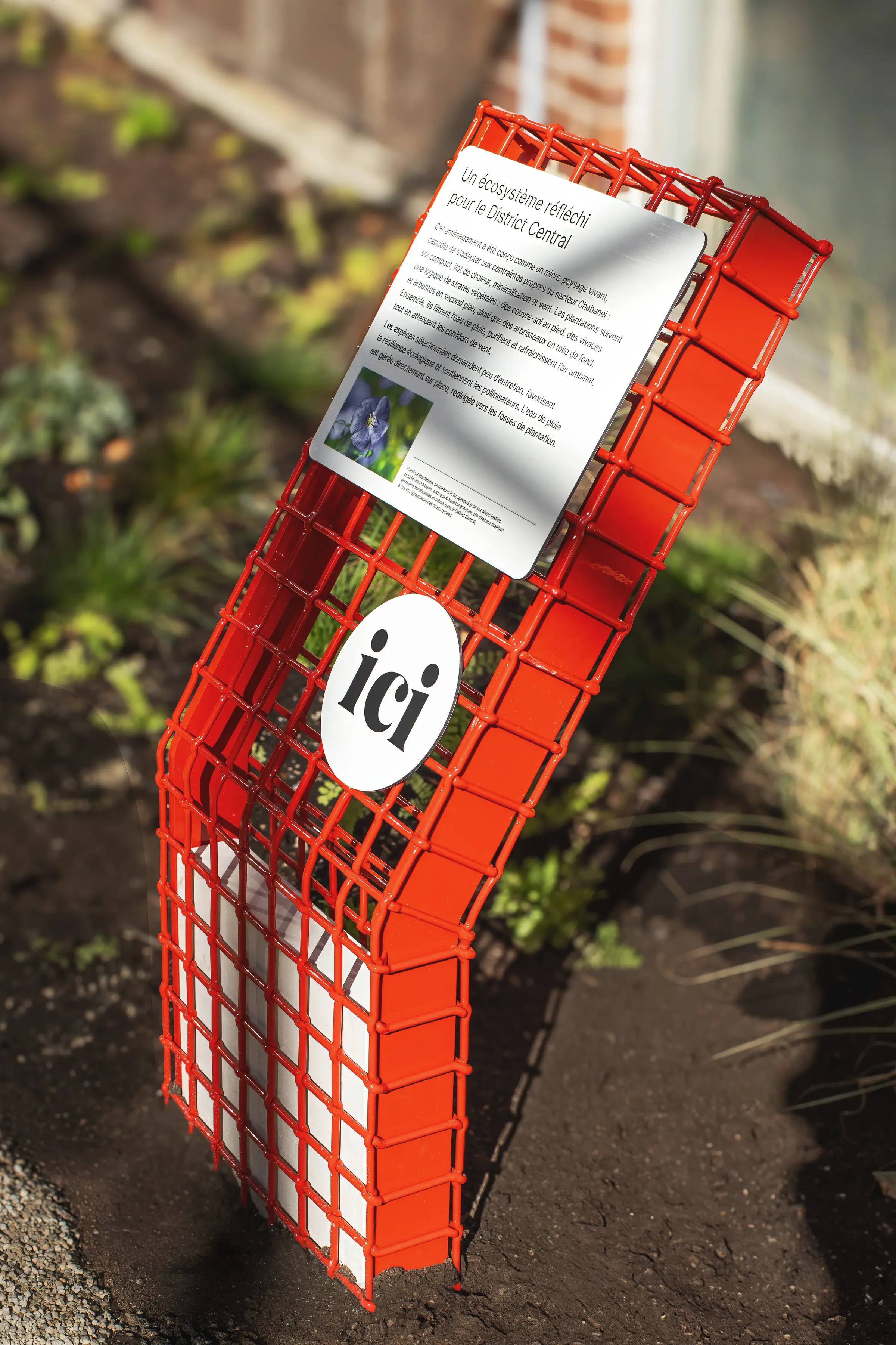 Stèle d’information en métal