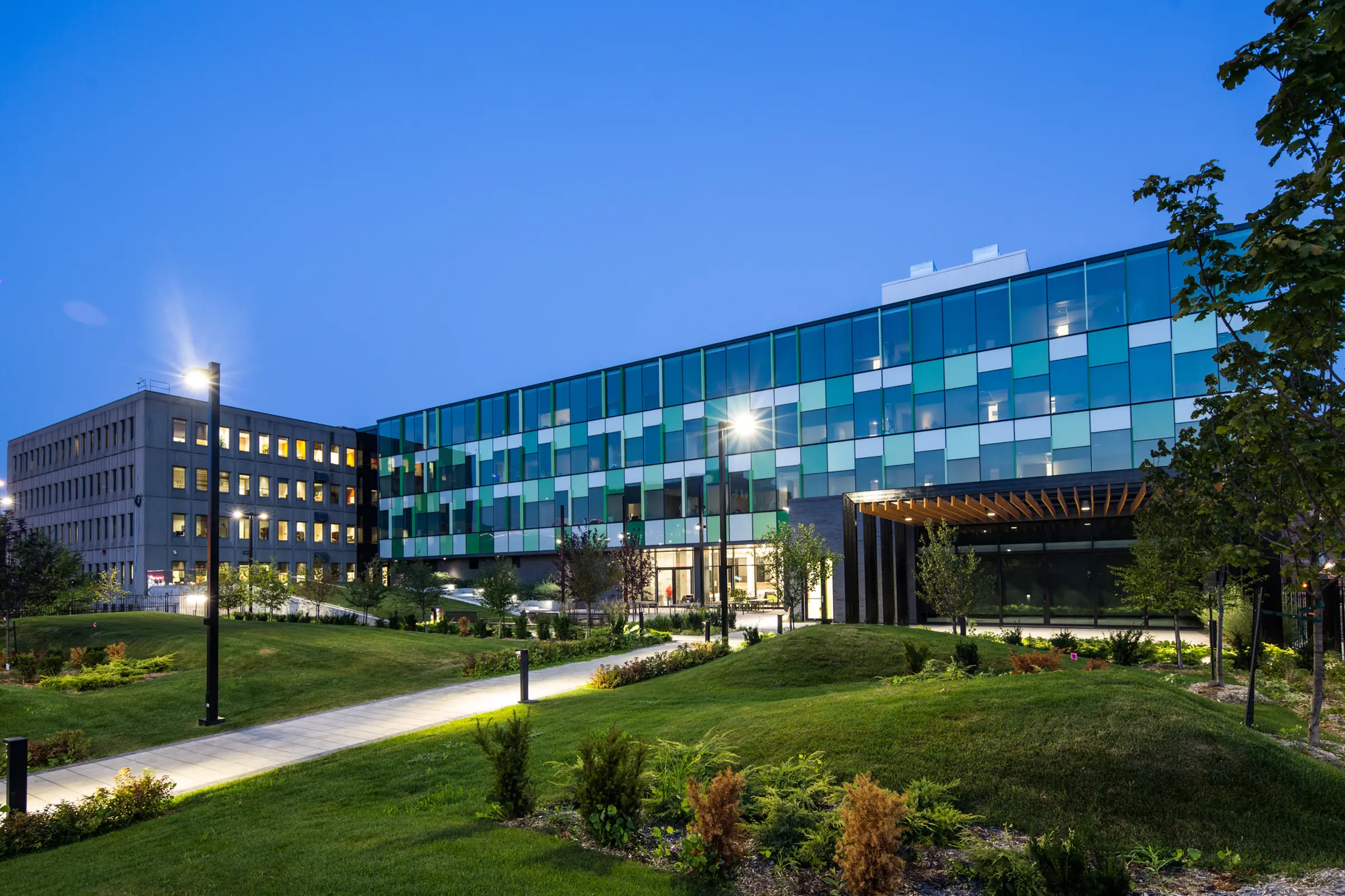 Evening lighting at CSN’s head office