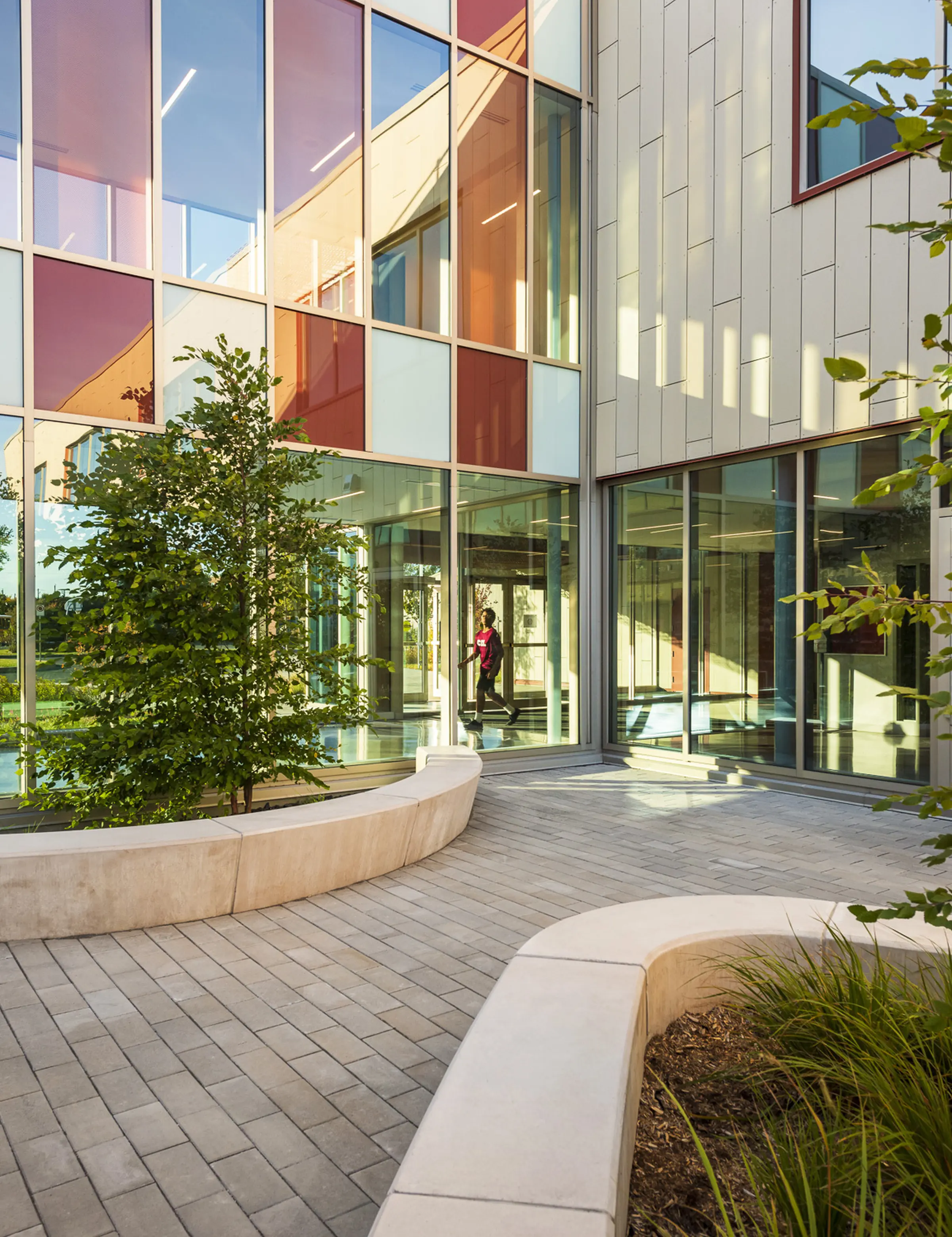 Green islands at Collège Charles-Lemoyne