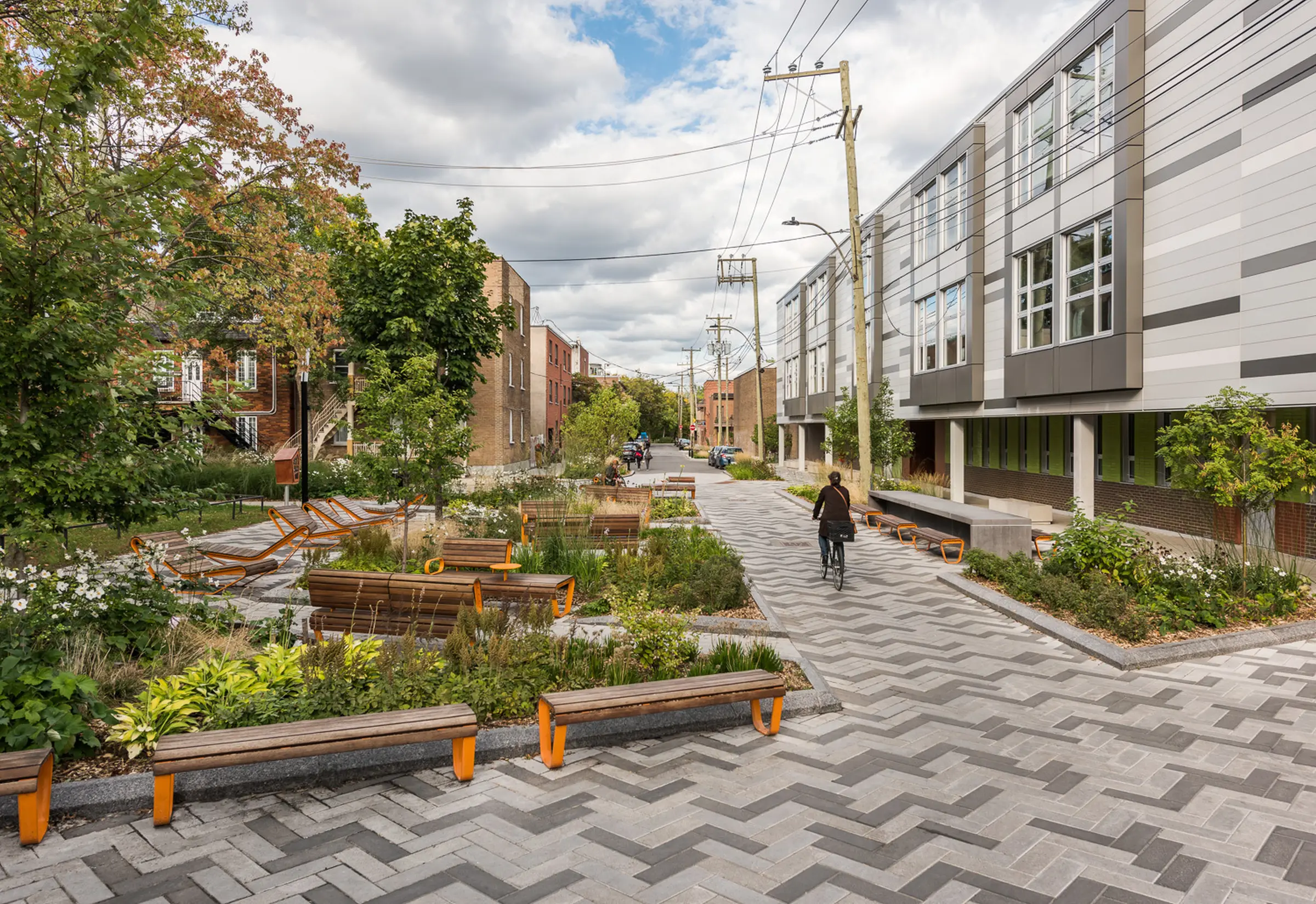 Public space that encourages active transportation