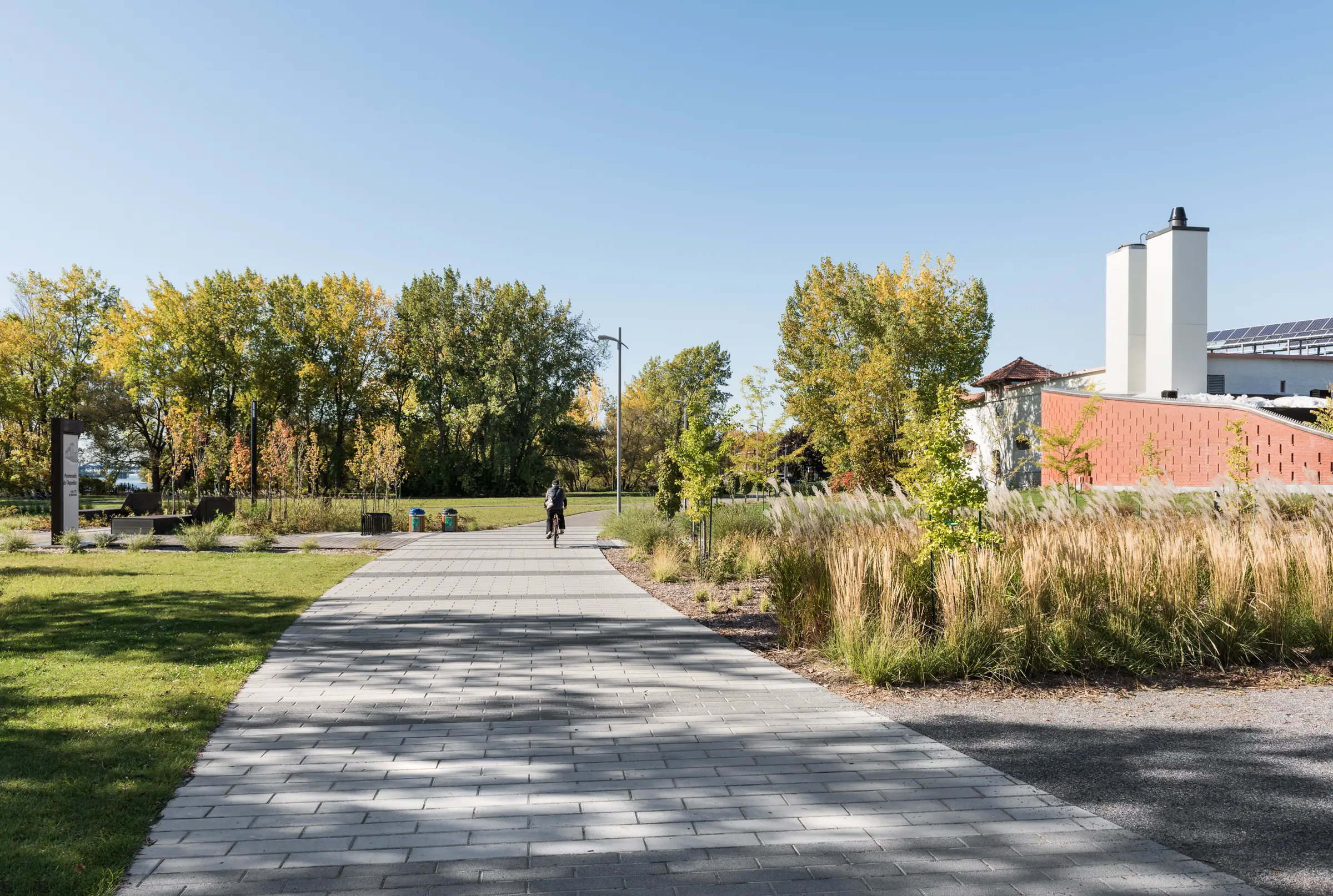 Promenade linéaire au parc Marie-Claire-Kirkland-Casgrain