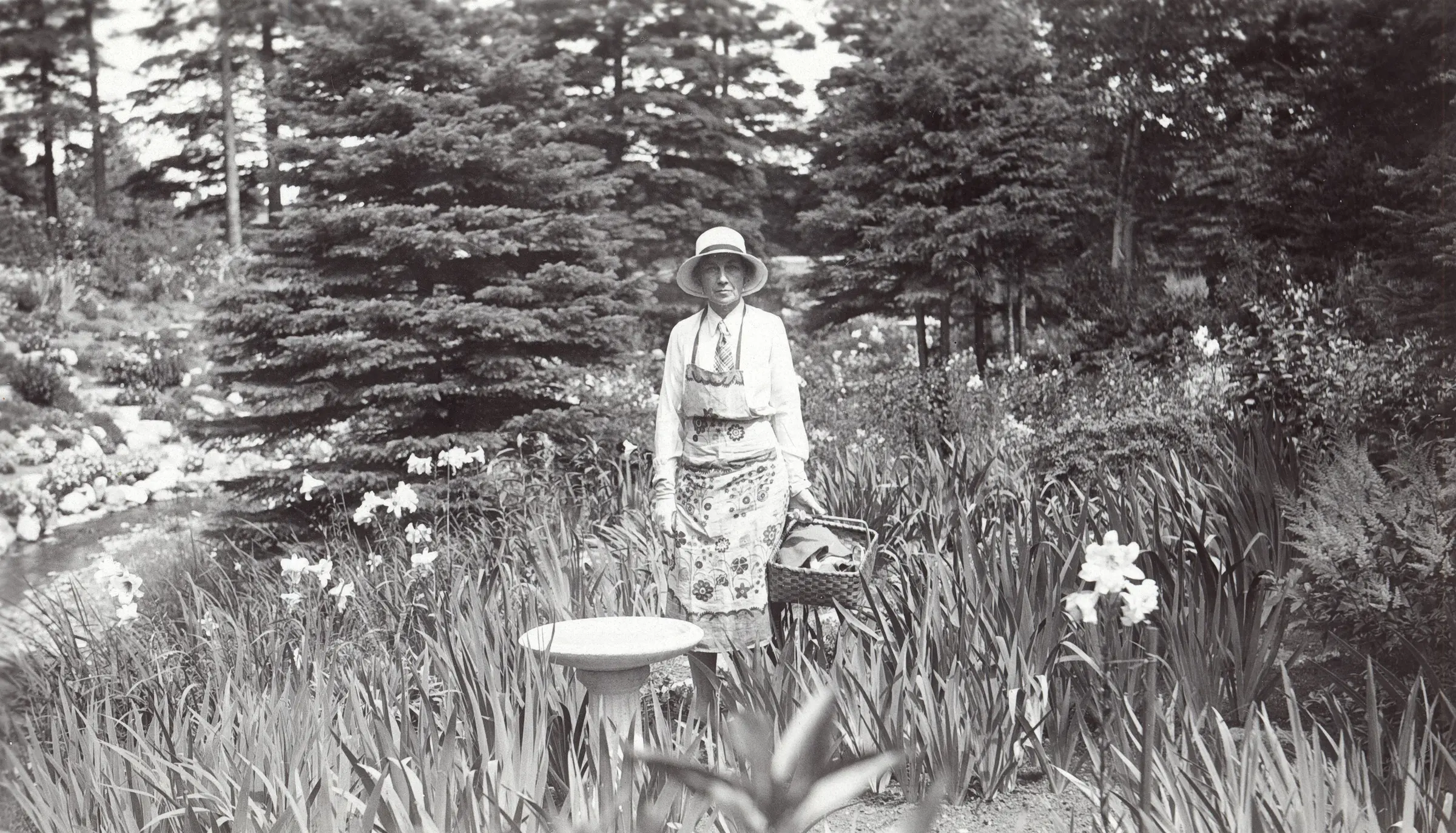 Elsie Reford dans ses jardins